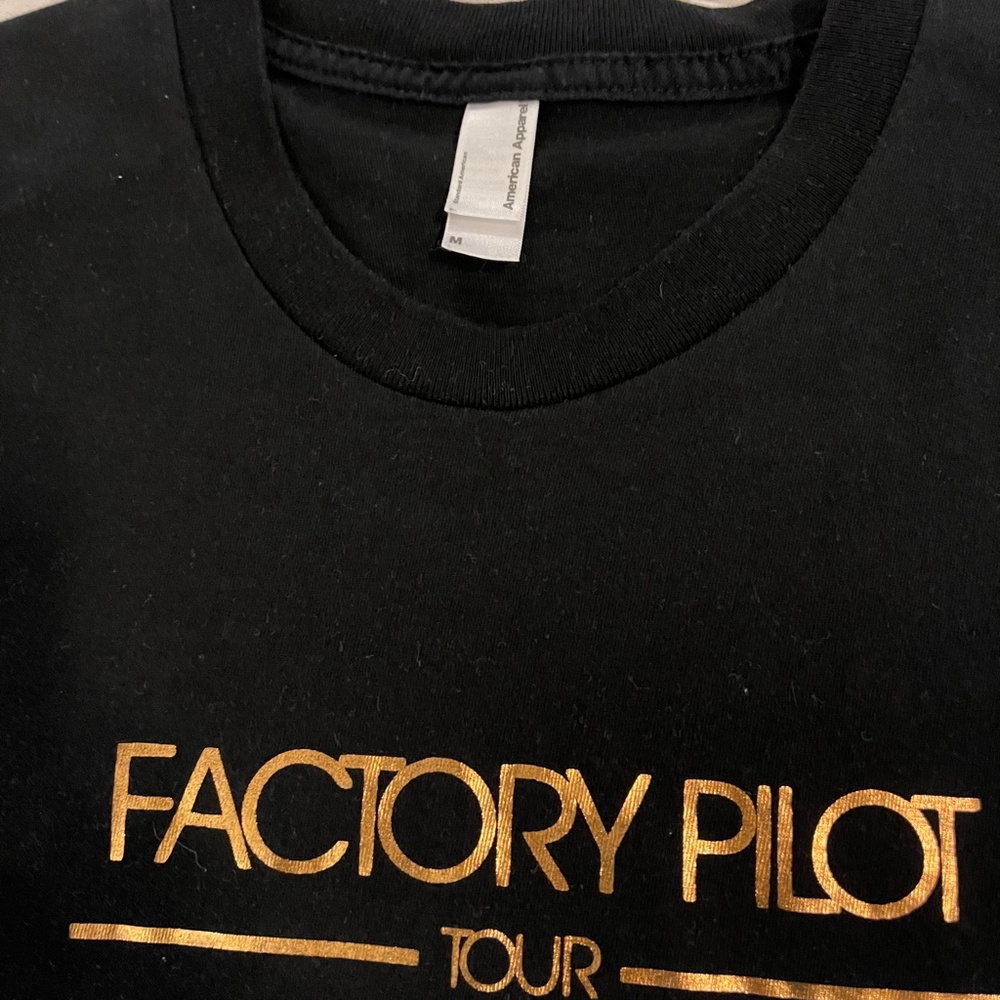 Rare Oakley Factory Pilot Tour promotional t-shirt - Picture 3 of 4